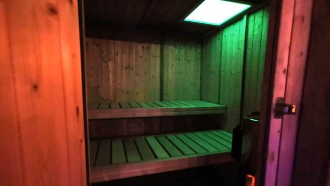 Akwa Privé Sauna: Wood