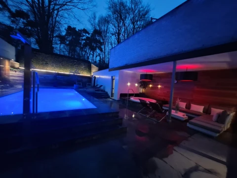 Sauna complex Puur met verwarmd zwembad & Jacuzzi
